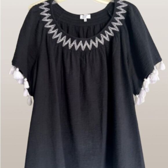 Crown & Ivy Black Top with White Embroidery & Tassles - Picture 1 of 6